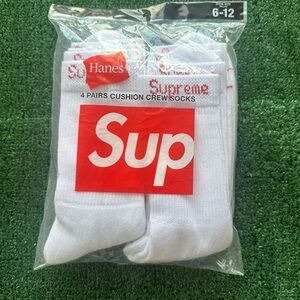 Supreme Hanes Crew Socks (4 Pack)